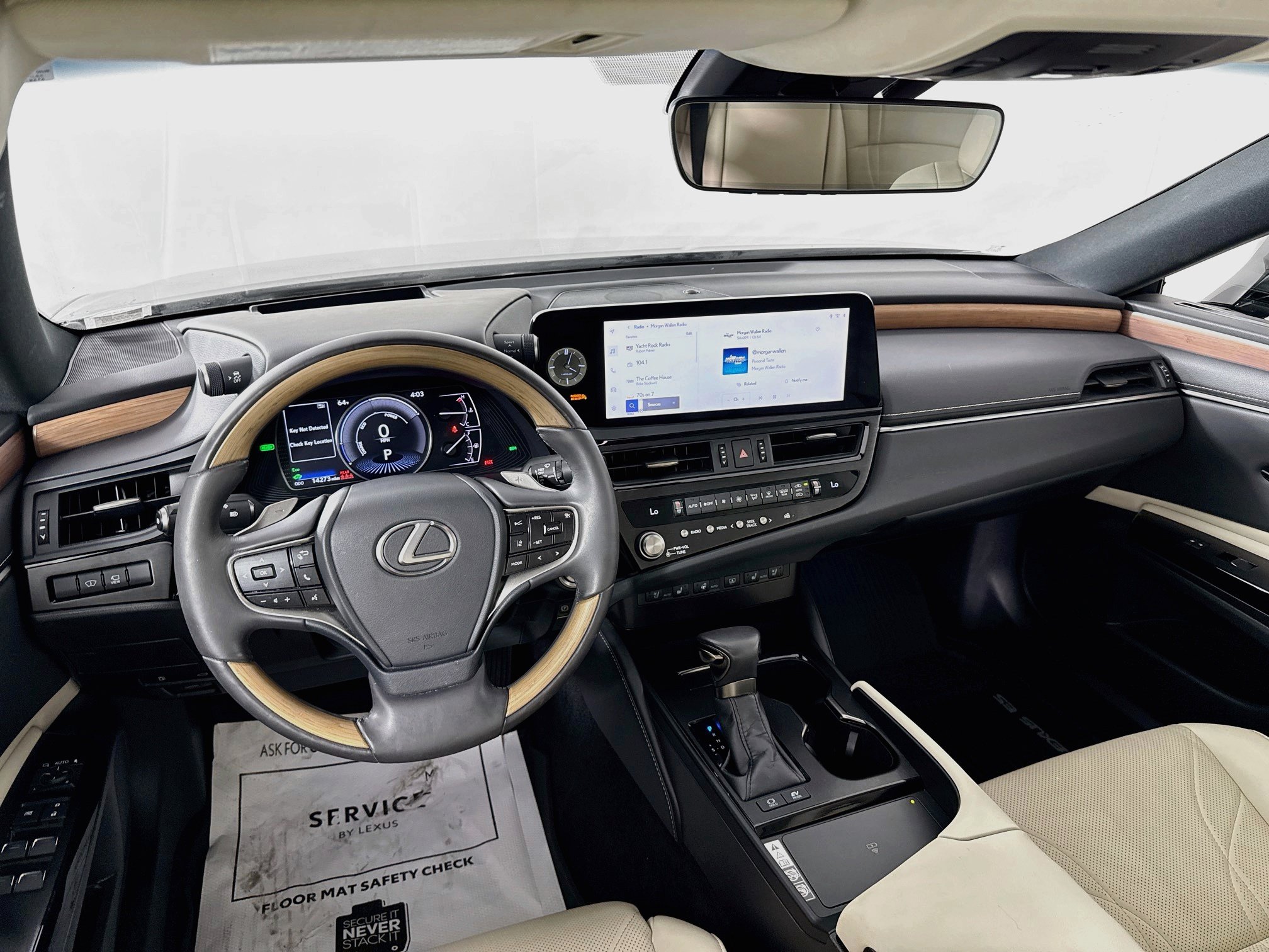 Used 2023 Lexus ES 300h Ultra Luxury FWD image 23