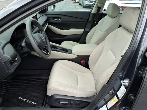 Used 2025 Honda Accord SE image 4
