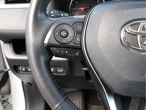 Used 2021 Toyota RAV4 XLE Premium AWD/4WD image 16
