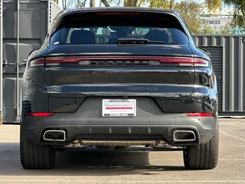 Used 2025 Porsche Cayenne image 7