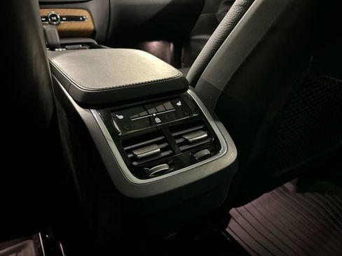 Certified 2023 Volvo XC90 B6 Plus w/ Protection Package Premier AWD/4WD image 21