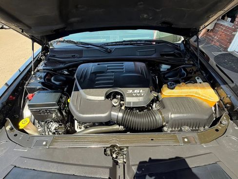 Used 2012 Dodge Challenger SXT RWD image 15