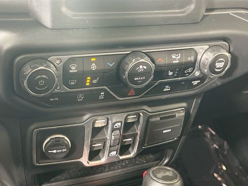 Used 2022 Jeep Wrangler Unlimited Sport AWD/4WD image 15