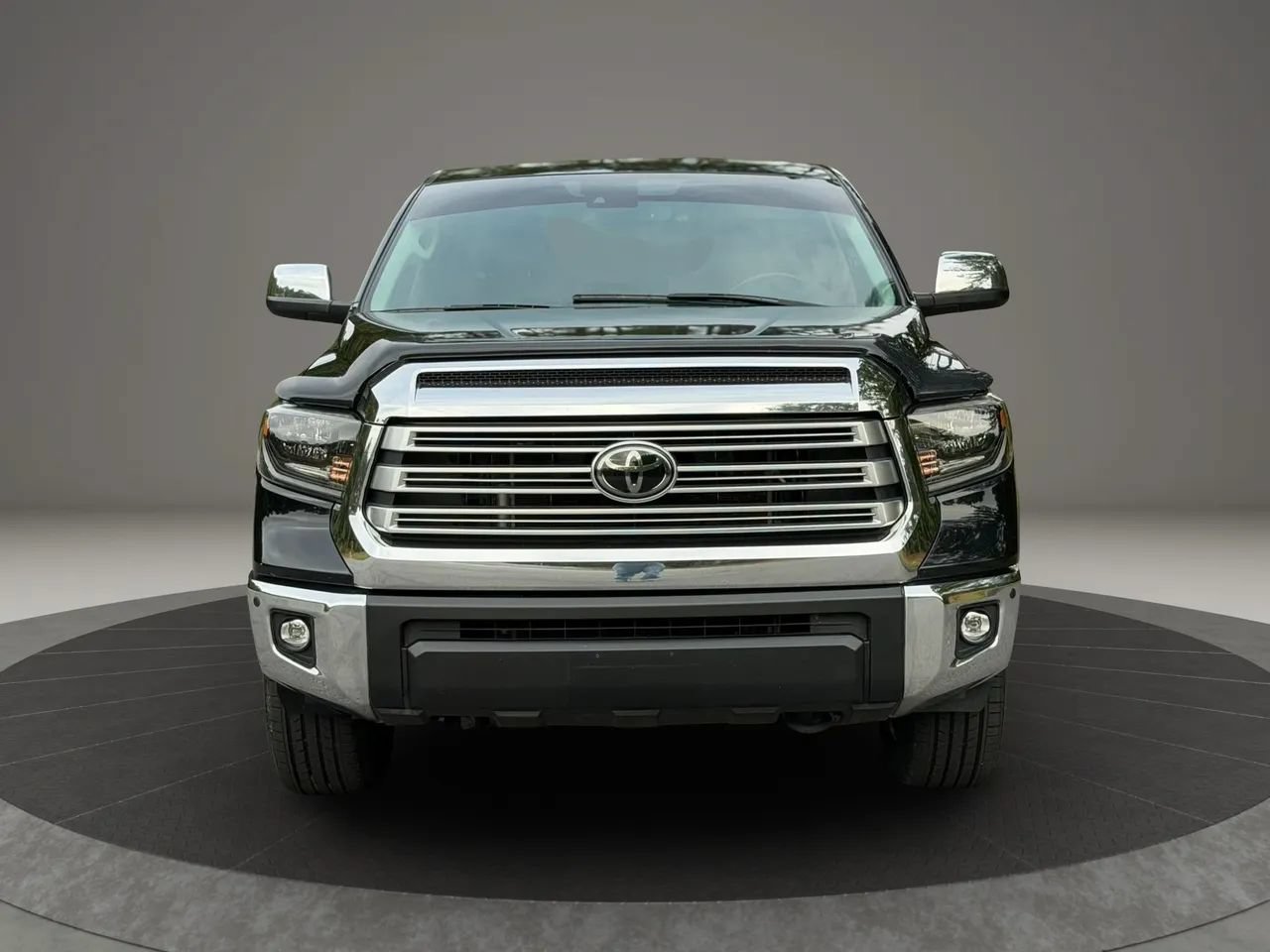 Used 2021 Toyota Tundra Limited w/ Limited Premium Package AWD/4WD image 2