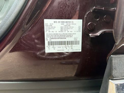 Used 2023 Ford Explorer XLT AWD/4WD image 29