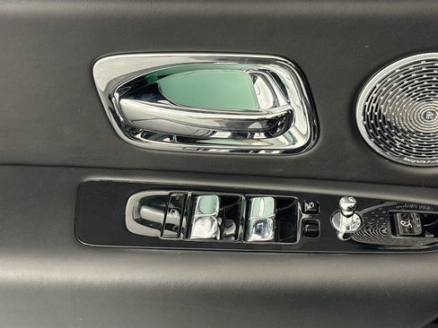 Used 2024 Rolls-Royce Cullinan AWD/4WD image 18