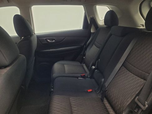 Used 2017 Nissan Rogue S FWD image 18