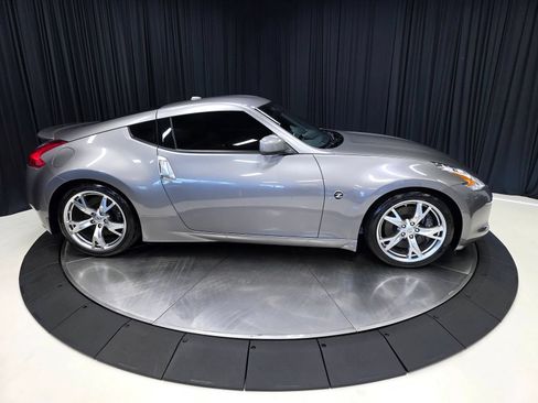 Used 2009 Nissan 370Z Touring w/ Sport Pkg RWD image 15