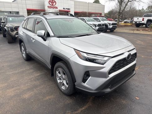 New 2025 Toyota RAV4 XLE image 7