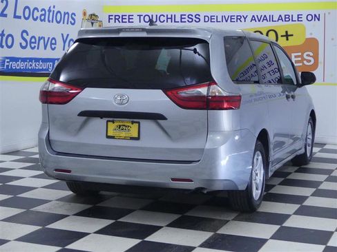 Used 2020 Toyota Sienna L FWD image 5