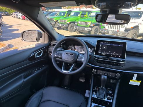 New 2026 Jeep Compass Limited image 34