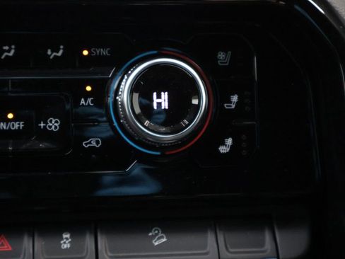 New 2025 GMC Sierra 1500 AT4 w/ AT4 Premium Package AWD/4WD image 36