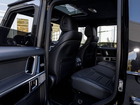 Used 2025 Mercedes-Benz G 550 image 25
