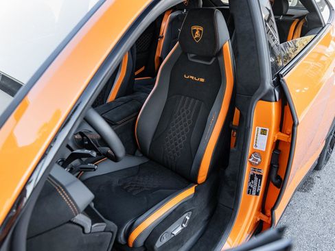 Used 2023 Lamborghini Urus Performante image 10