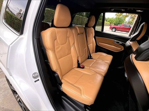 Certified 2024 Volvo XC90 B6 Ultimate AWD/4WD image 37