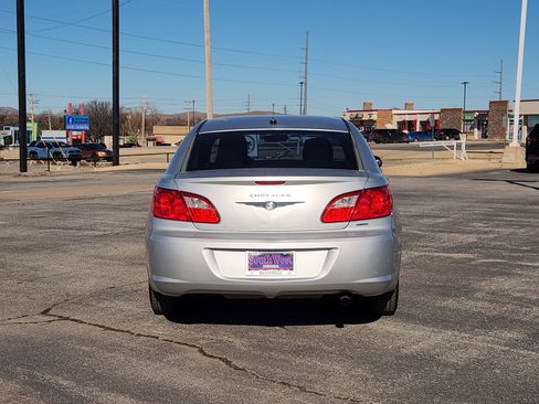 Used 2010 Chrysler Sebring Limited image 8
