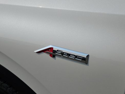 Used 2022 Acura MDX A-Spec image 11