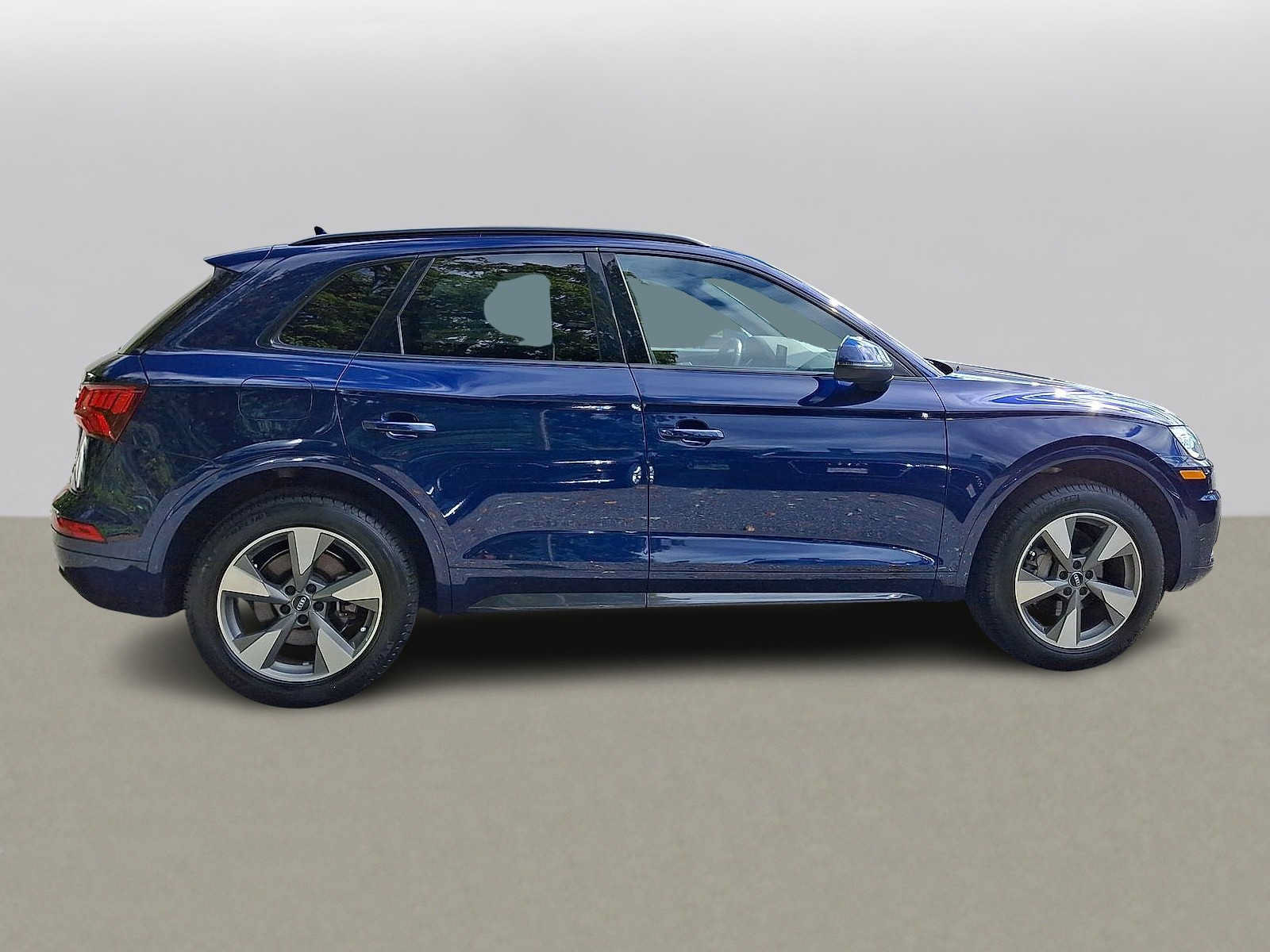 Used 2020 Audi Q5 2.0T Premium w/ Titanium Sport Package AWD/4WD image 32
