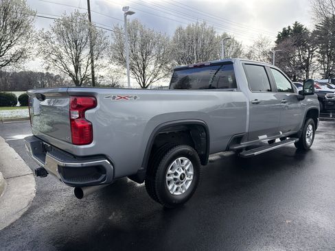 Used 2025 Chevrolet Silverado 2500 LT w/ Safety Package image 10