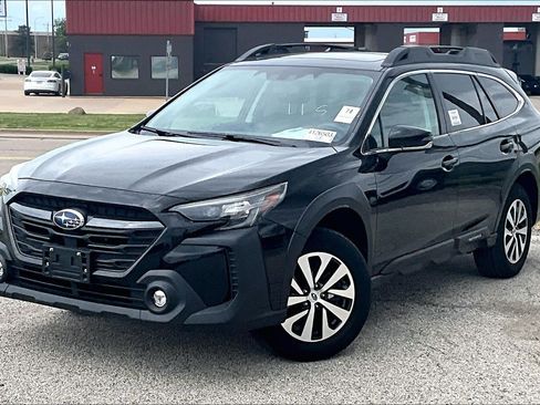 Used 2023 Subaru Outback Premium AWD/4WD image 7