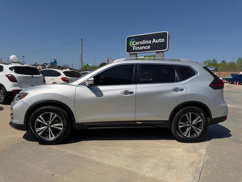 Used 2018 Nissan Rogue SL image 3
