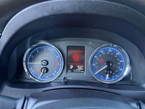 Used 2018 Toyota Corolla LE image 19