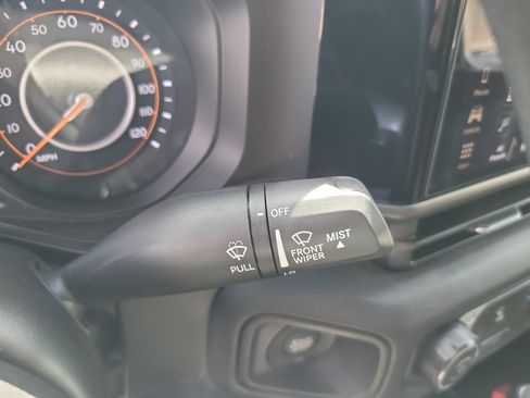 Used 2025 Jeep Wrangler Sport image 27