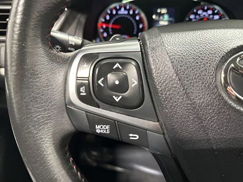 Used 2017 Toyota Camry SE image 18