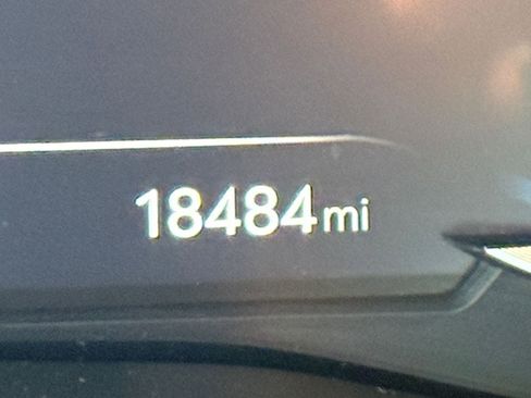 Used 2025 Genesis G70 2.5T image 34