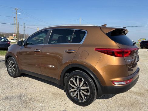Used 2017 Kia Sportage EX image 4