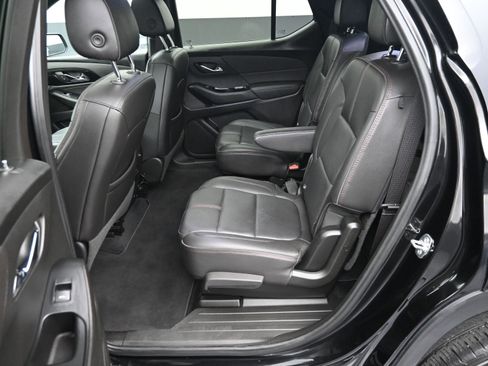 Used 2023 Chevrolet Traverse RS image 31