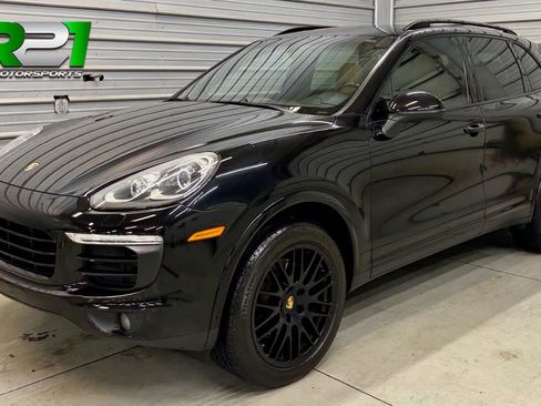 Used 2017 Porsche Cayenne Platinum Edition AWD/4WD image 1