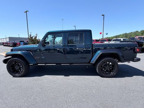 Used 2025 Jeep Gladiator Sport AWD/4WD image 5