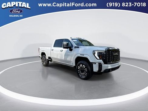 Used 2024 GMC Sierra 2500 Denali Ultimate image 2