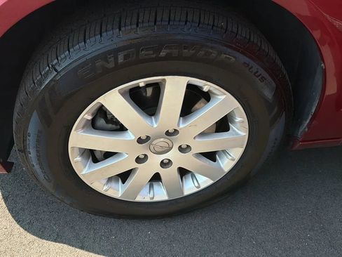 Used 2014 Chrysler Town & Country Touring FWD image 23