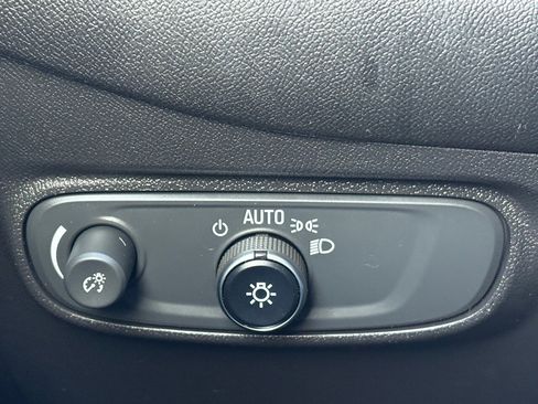 Used 2023 Chevrolet Equinox LT image 21