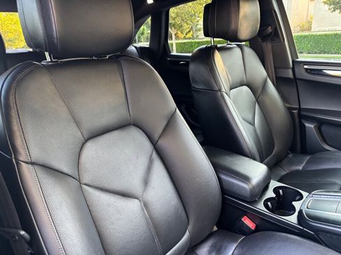 Used 2016 Porsche Macan S image 27