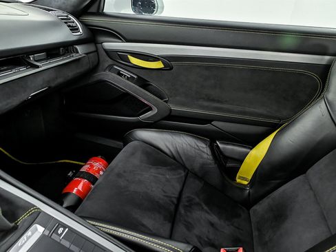 Used 2016 Porsche Cayman GT4 RWD image 27