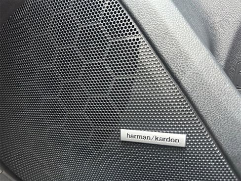 Certified 2025 Subaru Crosstrek 2.5i Limited w/ Crosstrek Mirror Package image 25