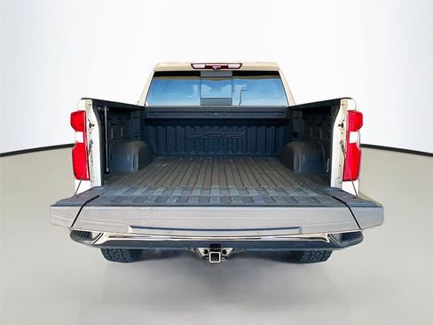 Used 2022 Chevrolet Silverado 1500 ZR2 w/ Technology Package AWD/4WD image 26