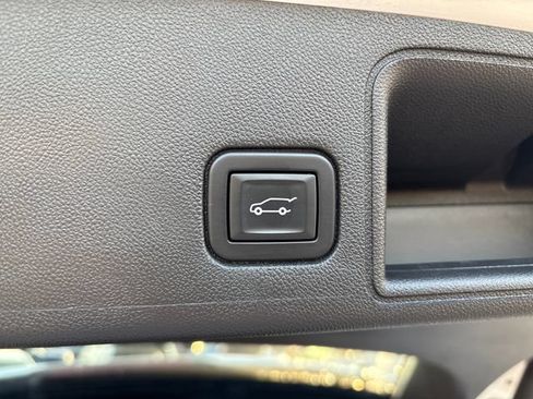 Used 2021 GMC Terrain SLE w/ Driver Convenience Package AWD/4WD image 23
