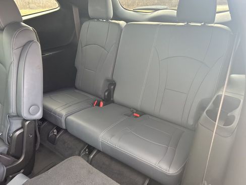 Used 2024 Buick Enclave Essence w/ Sport Touring Edition image 19