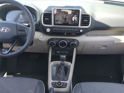 New 2025 Hyundai Venue Limited image 14