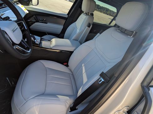 New 2026 Land Rover Range Rover Sport SE image 17