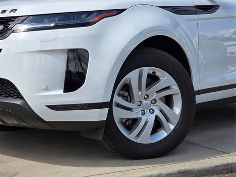 Used 2024 Land Rover Range Rover Evoque S image 2