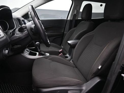 Used 2021 Jeep Compass Sport w/ Cold Weather Group FWD image 11