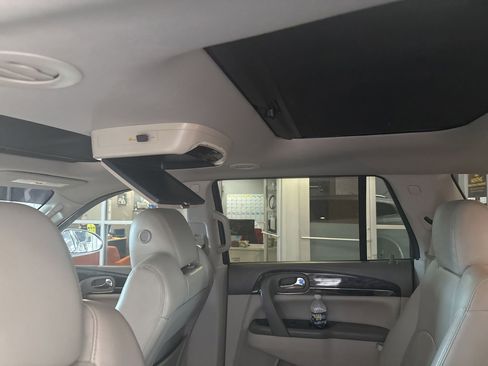 Used 2015 Buick Enclave Leather FWD image 11