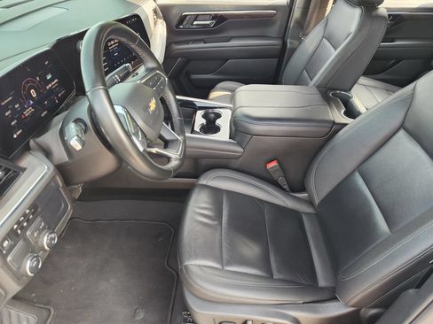 Used 2025 Chevrolet Tahoe LT RWD image 10