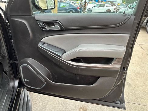 Used 2018 Chevrolet Suburban LT AWD/4WD image 17