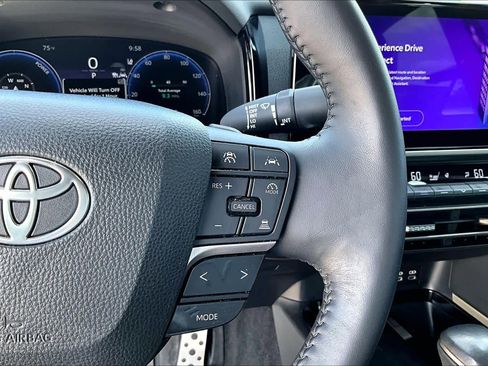 Used 2025 Toyota Camry XSE FWD image 22